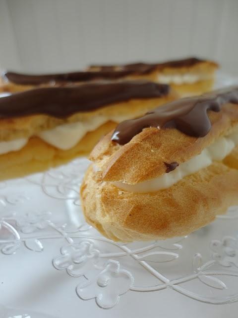 Schokoladenkuchen mit Vanille und Schlagobers