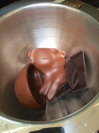 Osterhasen-Brownies mit Sauerrahmespuma