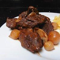 Burgunder Wildschwein-Ragout