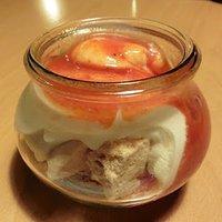 Hagebutten-Pavlova