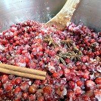 Palatschinken mit beschwipsten Preiselbeeren