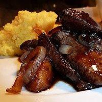 Leber in Balsamico-Rotwein-Soße