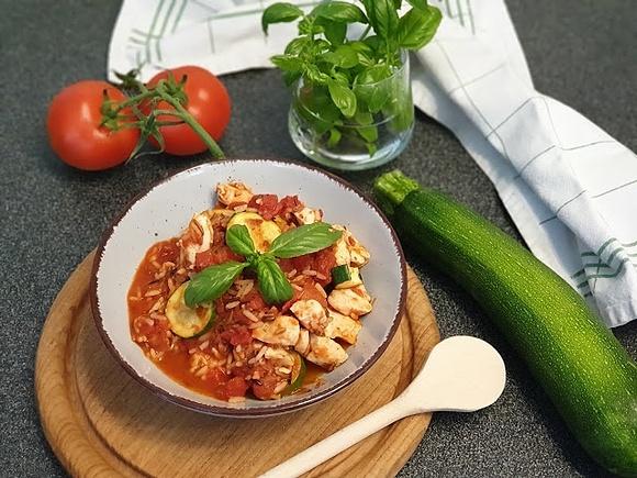 Hähnchenpfanne mit Gemüse und Reis