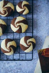 Rezept für schwarz-weisse swirl cookies – schwarzweissgebäck-kekse mal anders