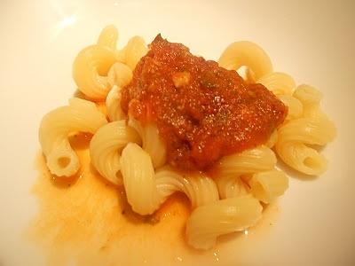Pasta mit maghrebinischer Chermoula und Tomatensauce