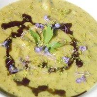 Zucchini ~ Kartoffel ~ Suppe mit Steirischem Kürbiskernöl