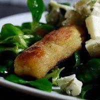 Schupfnudel-Feldsalat mit Speck und Roquefort