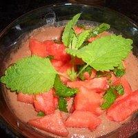 Schokoladen ~ Bailey´s ~ Creme mit Wassermelonenstückchen u. Zitronenmelisse.
