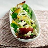 Feldsalat mit Roquefort und Pflaumen