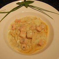 Wildlachswürfel in Pomme ~ Cidresauce