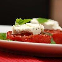 Gegrillte Tomaten mit Ziegenkäse