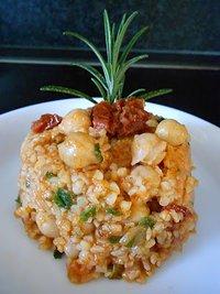 Marokkanischer Bulgursalat mit Kichererbsen