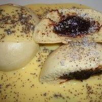 Dampfnudeln mit Laddwergefüllung , Vanillesoße & Mohn ~ Zucker