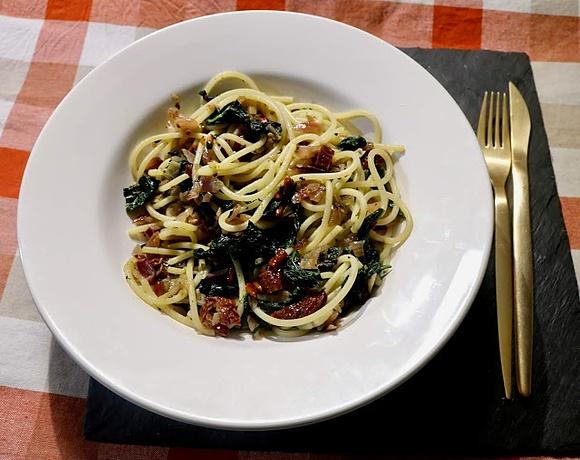 Pasta mit Schwarzkohl