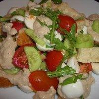 Brotsalat à la provençale mit Thunfischdressing