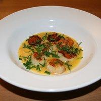 Jakobsmuscheln mit weißer Butter Sauce