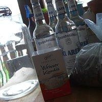 Selbstgemachter Amaretto aus Zwetschgenkernen