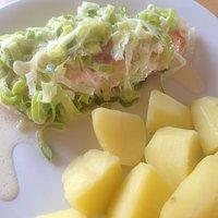 Ofen-Lachs mit Lauch und Salzkartoffeln