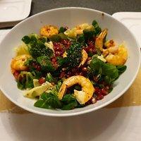 Feldsalatbowl mit Garnelen