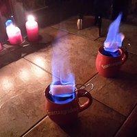 Kleine schnelle Feuerzangenbowle in Tassen
