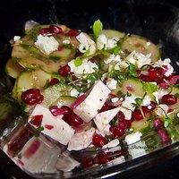 Gurken- granatapfel- salat mit schafskäse