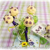 Cakepops mit belgischer Schokolade und kandierten März-Veilchen-Blüten