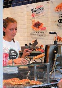 Brügge/belgien – waffeln, pannekoeken und cappuccino mit sahne