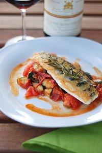 Zanderfilet auf Tomaten-Zucchini-Sauce