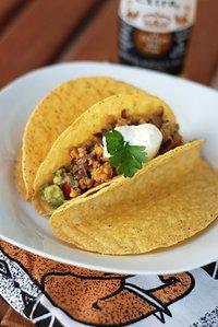 Viva la mexico! tacos mit tomaten-avocado-salsa und kichererbsen
