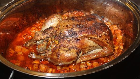 Ente aus dem Ofen mit gebratenem Winterpüree