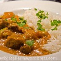 Kartoffel-Lamm-Curry mit Glockenchili und Kokosmilch