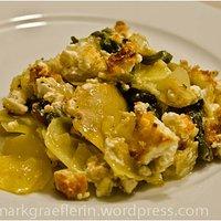 Kartoffelgratin mit Spinat und Fetakäse