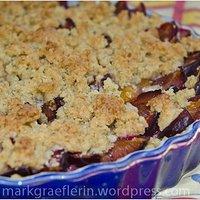 Zwetschgen-Mirabellen-Tarte mit Walnuss-Streusel
