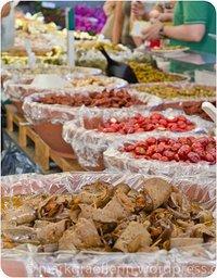 Antipasti, salami, formaggio, verdure, frutti e dolci – bilder vom markt in luino