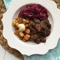 Limburgs zuurvlees ~ sauerbraten-gulasch auf limburger art