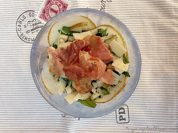 Rucola birnen salat mit parmesan und parmaschinken