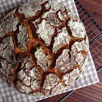 Südtiroler Speck-Zwiebel-Brot
