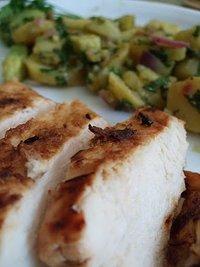 Caipirinha-huhn vom grill mit avocado-kartoffel-salat nach johann lafer