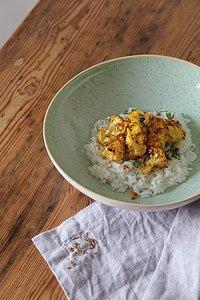 Gerösteter blumenkohl mit punjabi-gewürzen