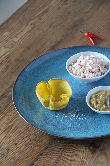 Sri lankan frühstück: pol sambol, hoppers & dhal