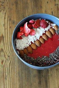 Himbeer smoothie bowl