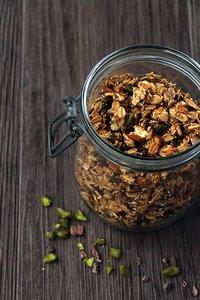 Trendfood amaranth: homemade granola