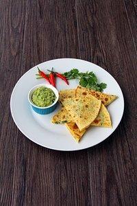 Quesadillas mit guacamole