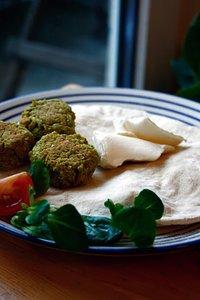Kräuter-pistazien-falafel