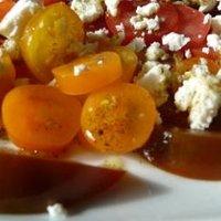 Achtung! neue droge in der stadt: tomatensalat mit vanille und feta