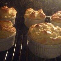 Ziegenkäsesoufflé und Portweinfeigensößchen