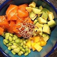 Poké Bowl mit Lachs