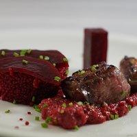 Entenbrust sous-vide mit Couscous und Randen