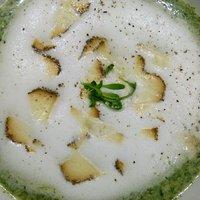 Kresseschaumsuppe mit Belper Knolle