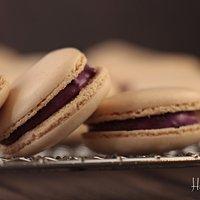 Blaubeer-macarons – über grandioses scheitern, verbissenheit und ein erlösendes ergebnis